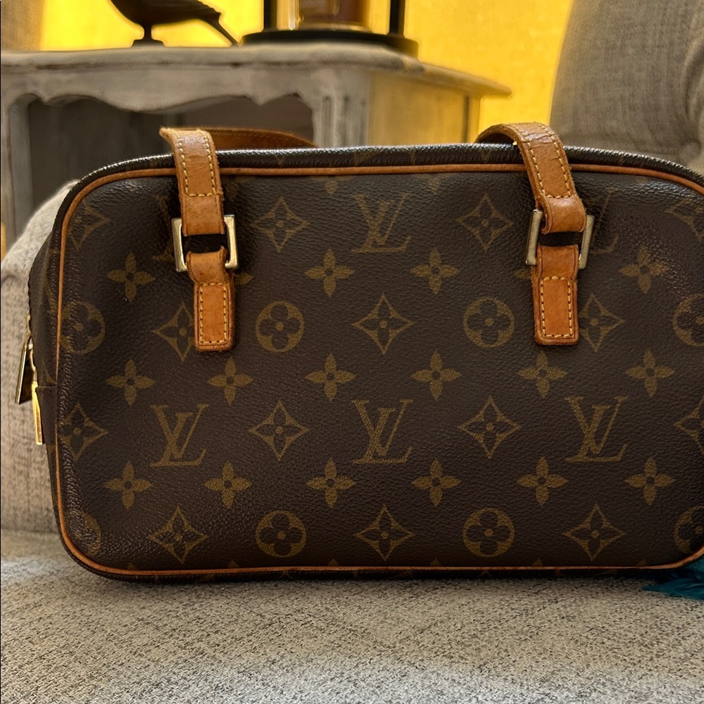 Louis Vuitton Monogram Bag in Brown and Tan - Picture 3 of 17